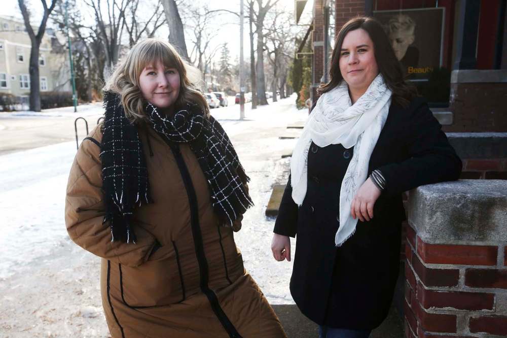 JOHN WOODS / WINNIPEG FREE PRESS
Cindy Foster, left, and Leora Strand, are addiction counsellors house-hunting in central Winnipeg for a space to open Regenesis House, a long-term recovery centre for women and LGBTTQ+ people.