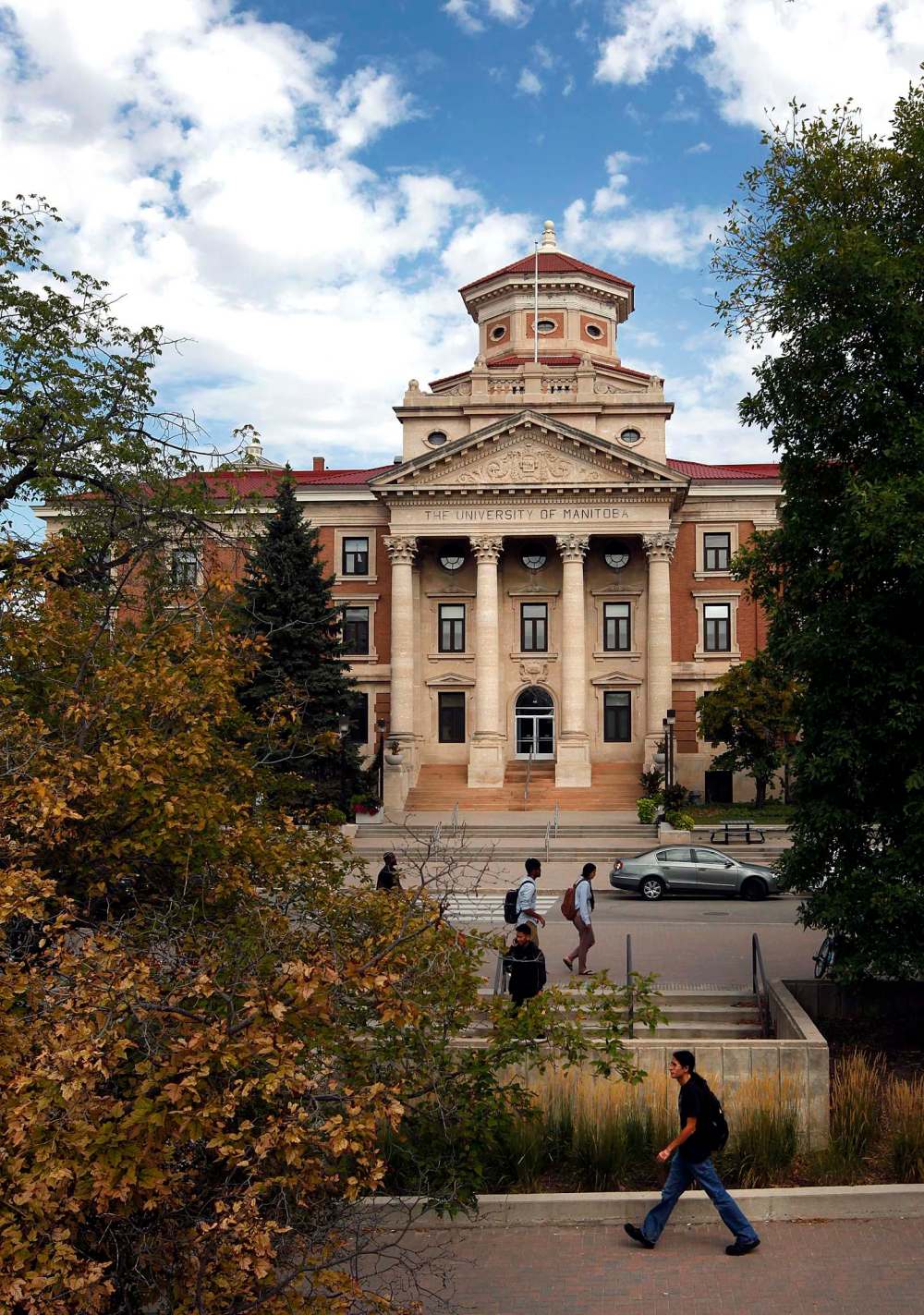 PHIL HOSSACK / WINNIPEG FREE PRESS FILES
According to a recent PricewaterhouseCoopers report, the University of Manitoba has generated $2.4 billion worth of economic activity in the Manitoba.