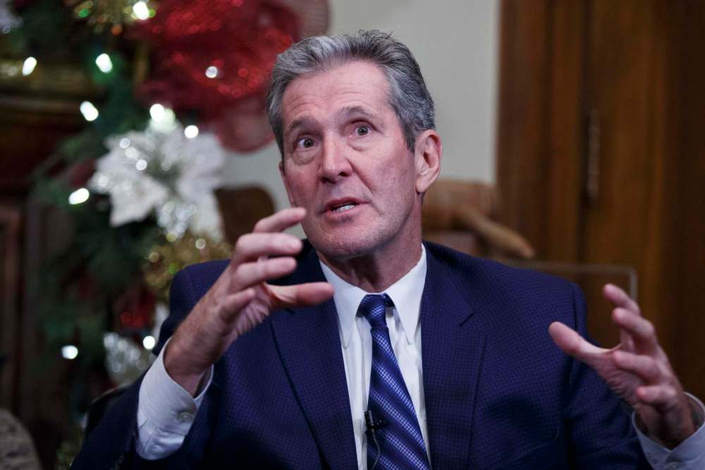 MIKE DEAL / WINNIPEG FREE PRESS
Manitoba Premier Brian Pallister during a year-end press conference in his office at the Manitoba Legislative building, Tuesday.