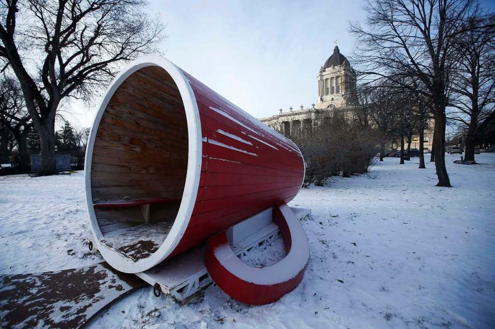 JOHN WOODS / WINNIPEG FREE PRESS
“Warming Huts” have been moved from The Forks to the Legislative grounds in Winnipeg on Wednesday.
