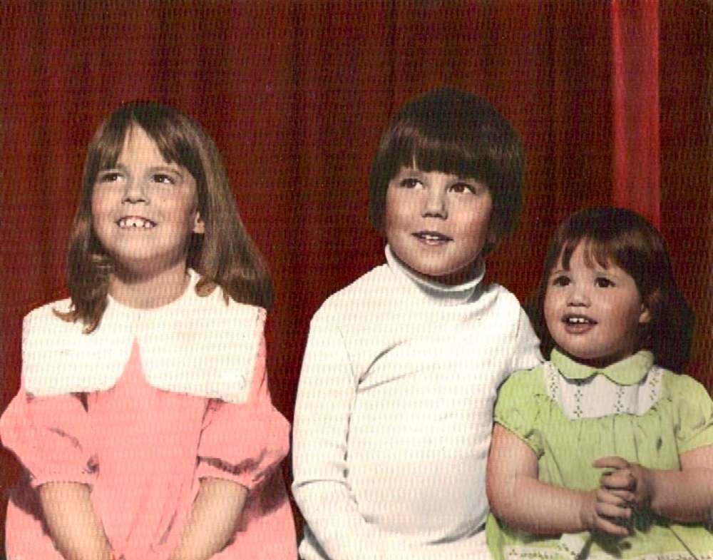 Kari (left) and her siblings Brent and Shauna