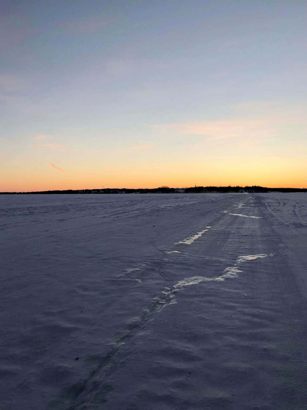CLYDE FLETT PHOTO
The winter road Clyde Flett travels on to get home to St. Theresa Point First Nation to visit family and friends. - for Maggie Macintosh story / Winnipeg Free Press 2019