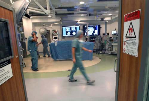 JOE BRYKSA / WINNIPEG FREE PRESS FILES
- surgical suite at Health Sciences Centre