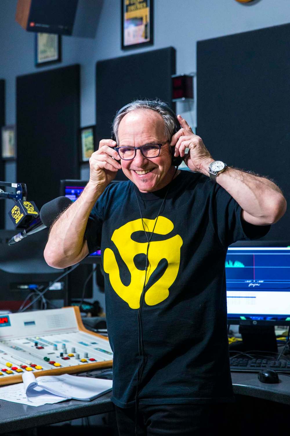 Wolfgang Fritzsche. aka Beau, is the long-time morning host at Bob FM. (Mikaela MacKenzie / Winnipeg Free Press)