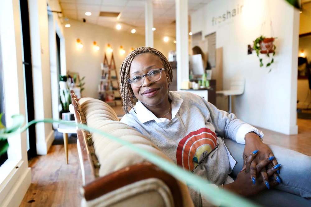 Praise Okwumabuain's Freshair became the first independent salon in Winnipeg to enrol in the recycling program. (Ruth Bonneville / Winnipeg Free Press)