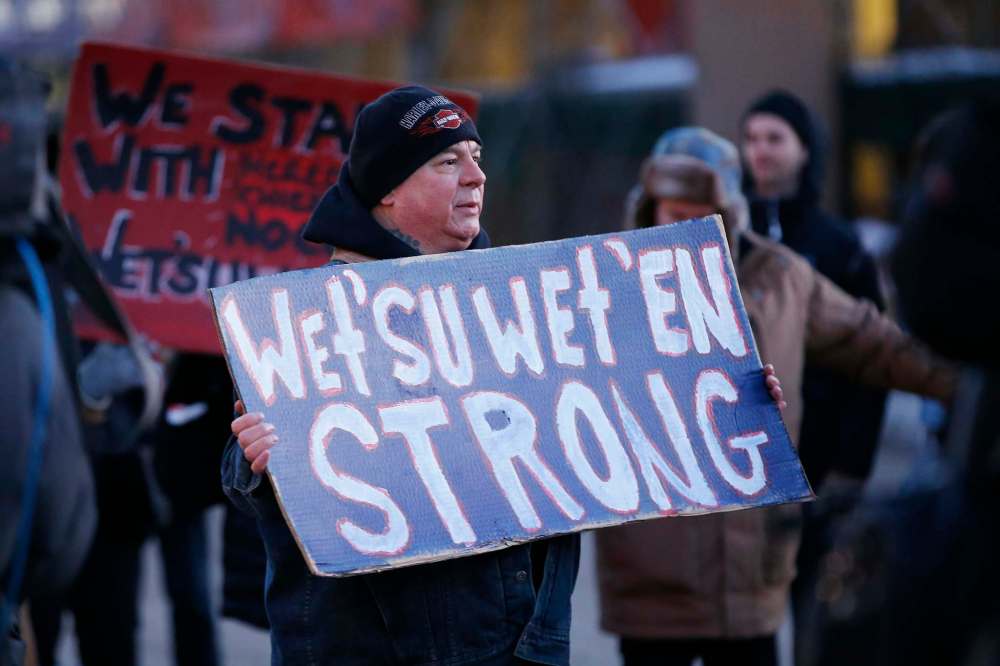 Recent events have included demonstrations in Winnipeg that shut down the intersection of Portage Avenue and Main Street. (John Woods / Winnipeg Free Press)