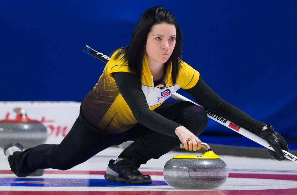 THE CANADIAN PRESS/Jonathan Hayward
Team Manitoba skip, Kerri Einarson makes a shot during draw 6 against team Northern Ontario at the Scotties Tournament of Hearts in Moose Jaw, Sask., Monday.
