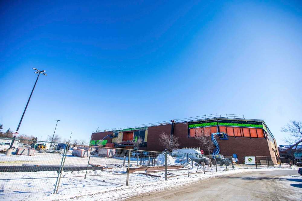 MIKAELA MACKENZIE / WINNIPEG FREE PRESS
Construction at the former Sears space at St. Vital Centre. The 2017 bankruptcy of Sears Canada forced the closing of almost 200 stores leaving a major hole in the Canadian retail landscape.