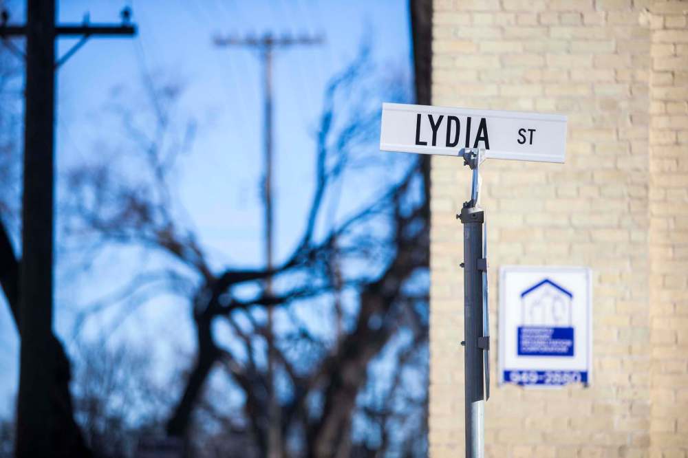 Walking past Lydia Street gave Sonic Youth guitarist Lee Ranaldo a ‘this is your life’ moment. (Mikaela MacKenzie / Winnipeg Free Press)