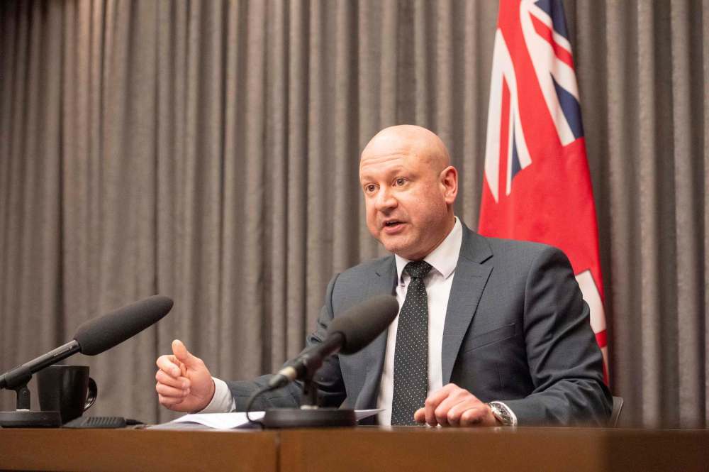The email sent on behalf of Chief Provincial Public Health Officer Brent Roussin said hospitals are to triage suspected patients as expeditiously as possible into a single room to reduce exposure to waiting room contacts, and maintain two metres of separation “if unable to immediately isolate.” (Mike Sudoma / Free Press files)