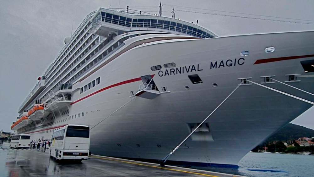 Winnipegger Jennifer Maw was on a Caribbean holiday aboard a Carnival Magic cruise ship with six members of her family last week. (Phil Reimer / Postmedia News files)