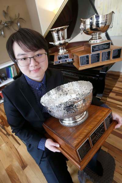 JOHN WOODS / WINNIPEG FREE PRESS
Pianist Fan-En Chiang won the prestigious Aikins Memorial Trophy and Ann Lugsdin Memorial bursary Sunday. He also won the John Melnyk Trophy and the Royal Conservatory of Music Alumni Association Winnipeg Chapter Trophy.