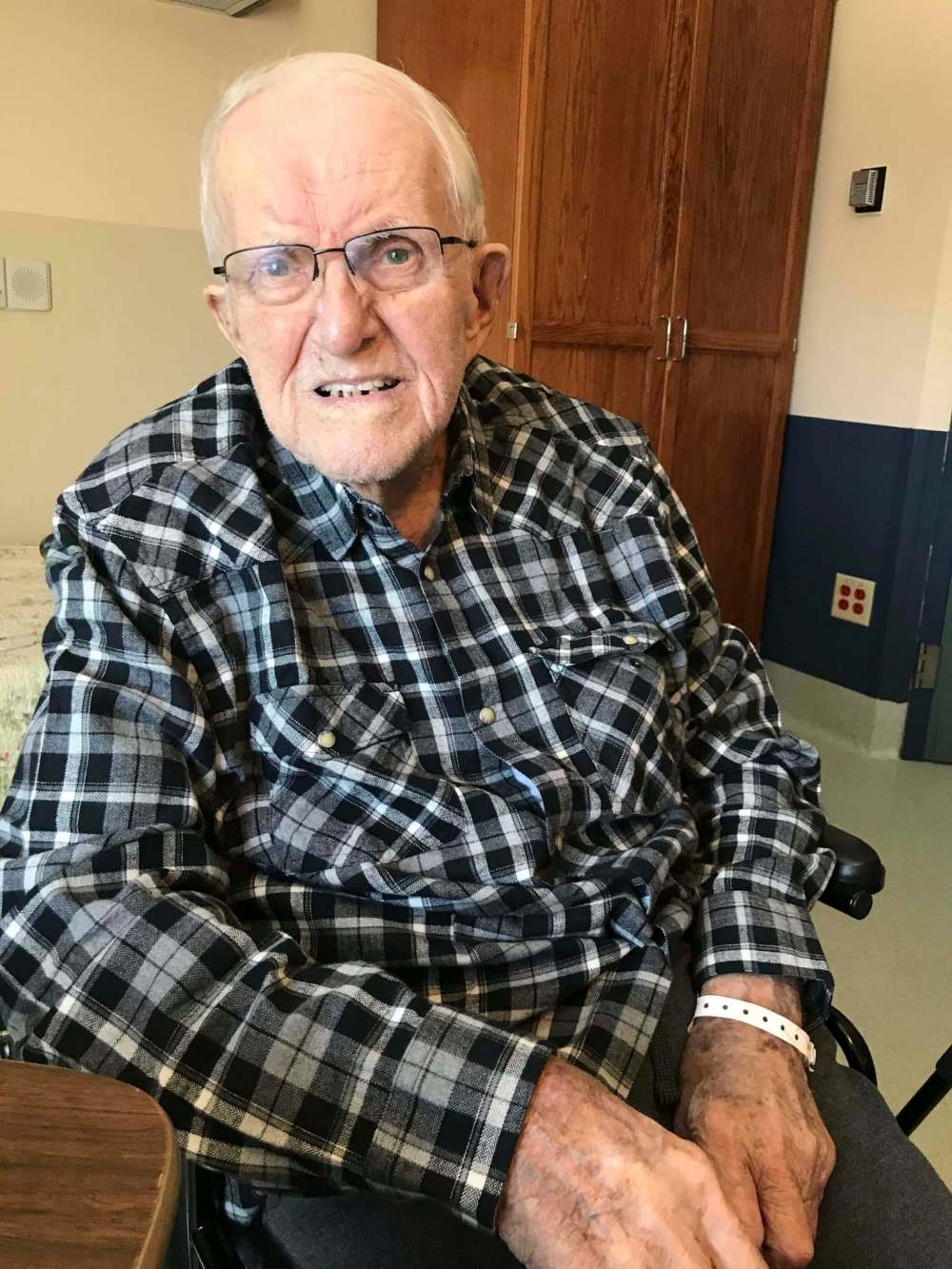 SUPPLIED
101-year-old David Thompson — one of about 100 long-term residents isolated at the Winnipeg centre's personal care home, Misericordia Place.