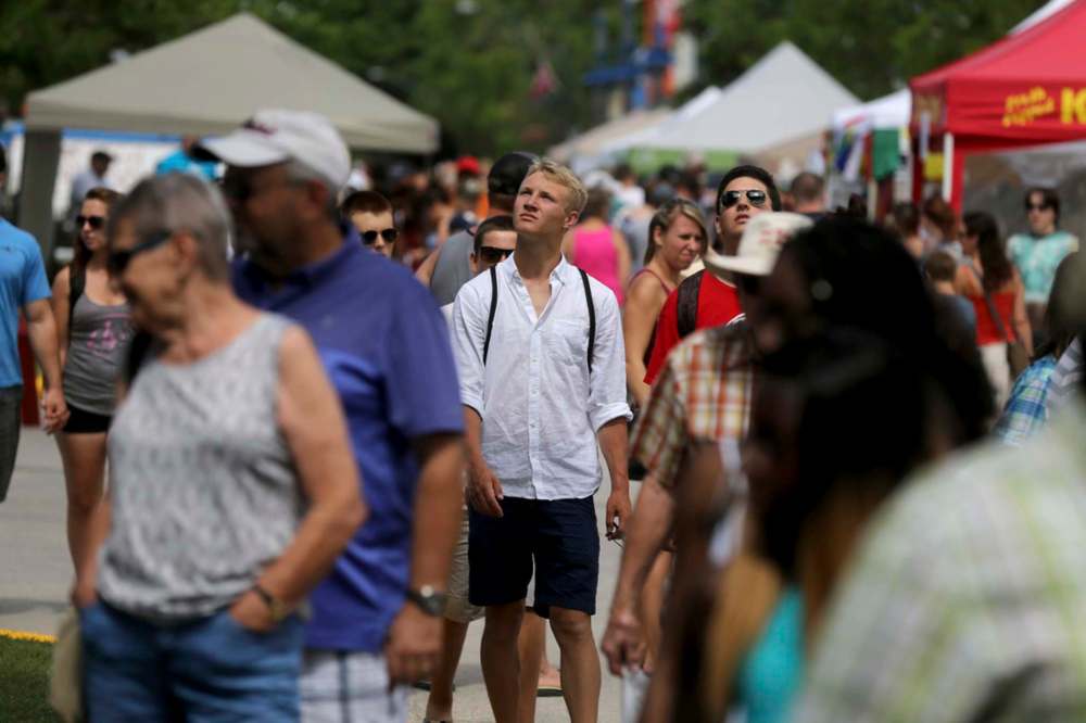 TREVOR HAGAN/WINNIPEG FREE PRESS FILES
Large crowds like the ones at the Gimli Icelandic Festival in the summer of 2015 will be uncommon in the province this year.
