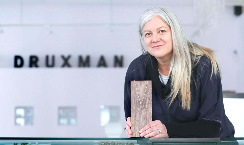 RUTH BONNEVILLE / WINNIPEG FREE PRESS
Hilary Druxman with her “pause-itivity” necklace.