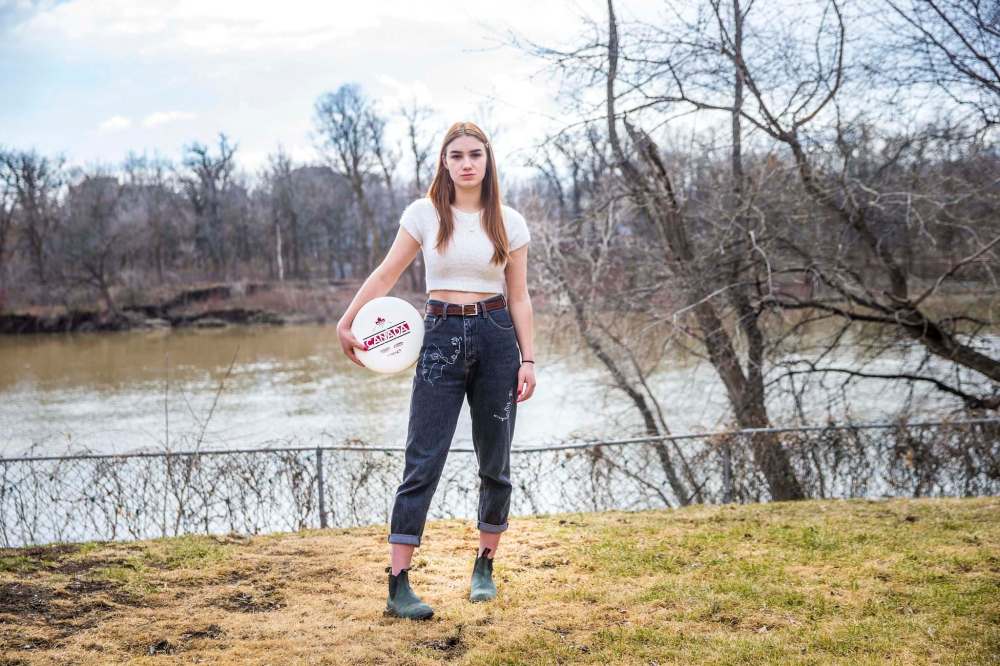 MIKAELA MACKENZIE / WINNIPEG FREE PRESS
Coco Diamond-Burchuk, a grade 12 student who plans to attend U of W in the fall.