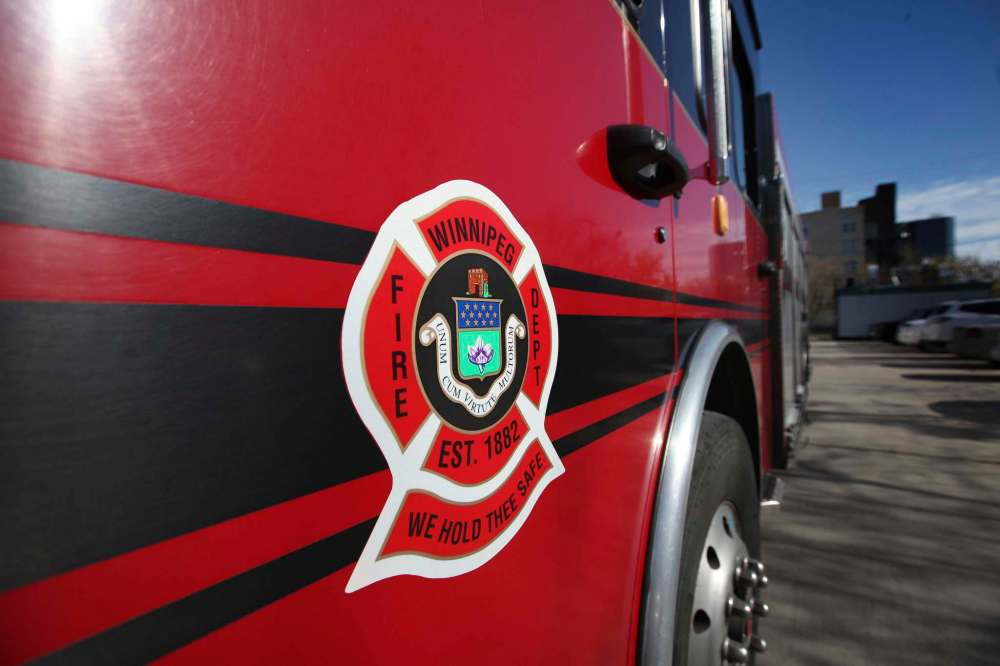 RUTH BONNEVILLE / WINNIPEG FREE PRESS FILES
A firetruck outside Station 1 firehall in Winnipeg. The Winnipeg Fire Paramedic Service is currently investigating a report that members of the service hosted colleagues from other stations to Station 1 over the weekend, and in doing so, failed to follow social-distancing policies.