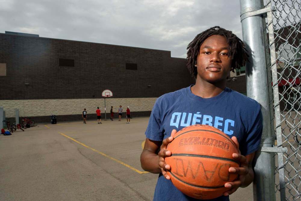 JESSE BOILY / WINNIPEG FREE PRESS
Dami Farinloye, 18, is a top ranked high school boys basketball player but is uncertain where to go in the future due to the pandemic.