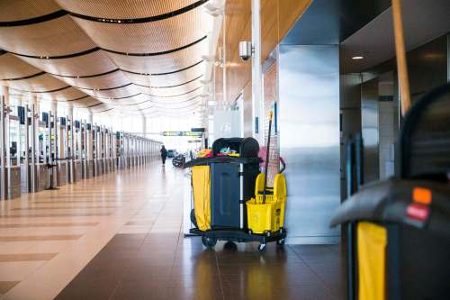 MIKAELA MACKENZIE / WINNIPEG FREE PRESS
Cleaning carts at the Winnipeg James Armstrong Richardson International Airport.