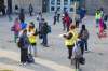 MIKE DEAL / WINNIPEG FREE PRESS
Teachers goes through the COVID-19 questionnaire with the students outside Principal Sparling School Tuesday morning on the first day back to school.