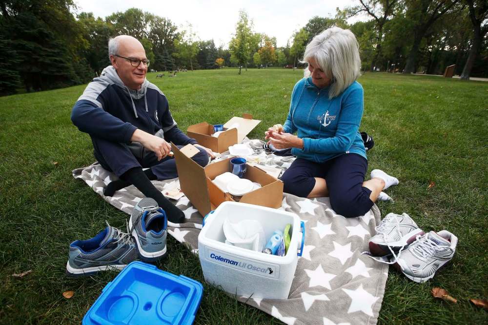 JOHN WOODS / WINNIPEG FREE PRESS
‘We find that every performance out of there is awesome,’ said Daryl Rothwell, who is having a pre-show picnic with Sandy Cant, on his experiences at Rainbow Stage.