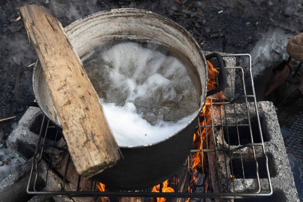 Daniel Crump / Winnipeg Free Press
Boil days start at 11 a.m. and can continue well past sunset.