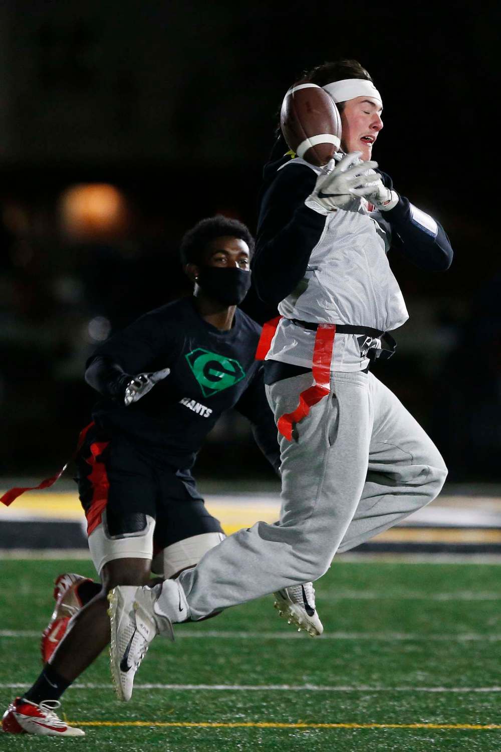 JOHN WOODS / WINNIPEG FREE PRESS
Wednesday's matchup between Elmwood and Grant Park was the fifth game night of the inaugural Pro Prep season.