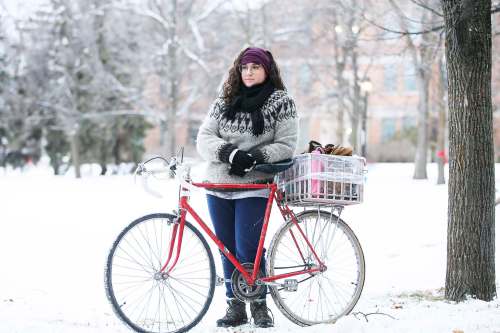 JOHN WOODS / WINNIPEG FREE PRESS
Mia Douchant is a first-time winter cyclist. Her chariot is called Red Lightning.