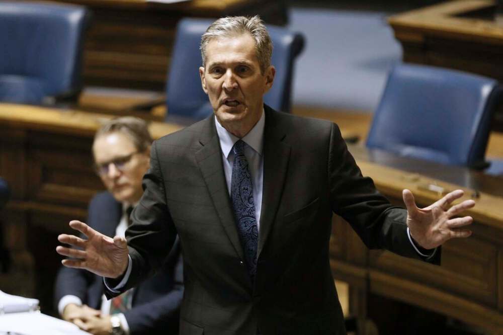 JOHN WOODS / THE CANADIAN PRESS FILES
Manitoba premier Brian Pallister's majority government introduced 23 new bills Monday.