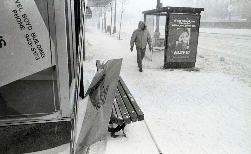GERRY CAIRNS / WINNIPEG FREE PRESS FILES
The odd brave soul braved the storm's wrath.