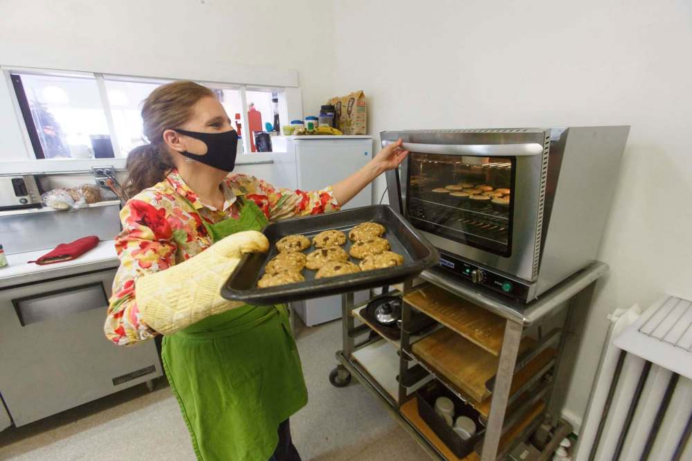 MIKE DEAL / WINNIPEG FREE PRESS
Sandra Drosdowech is looking forward to sharing her plant-based recipes. She and husband Jason Holland, former owners of Mondragon, have opened Thyme Café on Tache Avenue.