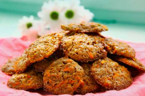 SUPPLIED
Walnut and flax carrot cookies are a healthy alternative to other carb-loaded sugar bombs.