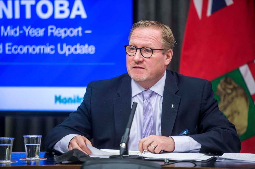 MIKAELA MACKENZIE / WINNIPEG FREE PRESS
Finance Minister Scott Fielding released an updated outlook for the 2020-21 fiscal year that shows the projected deficit is $2.048 billion.