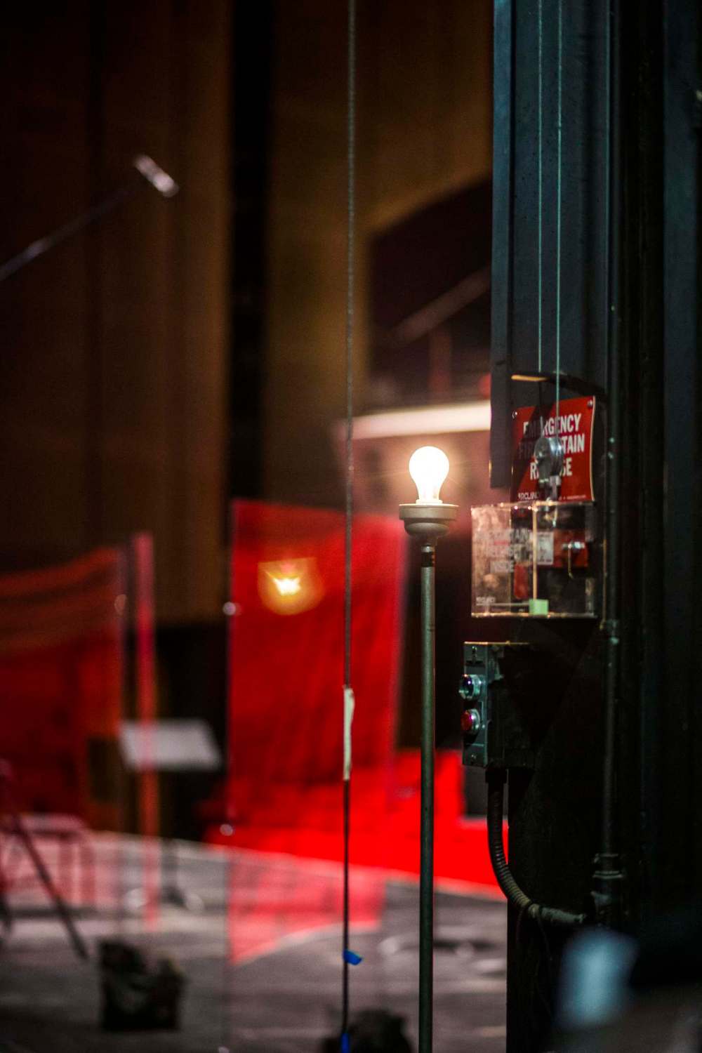The ‘ghost light’ shines backstage. (Mikaela MacKenzie / Winnipeg Free Press)
