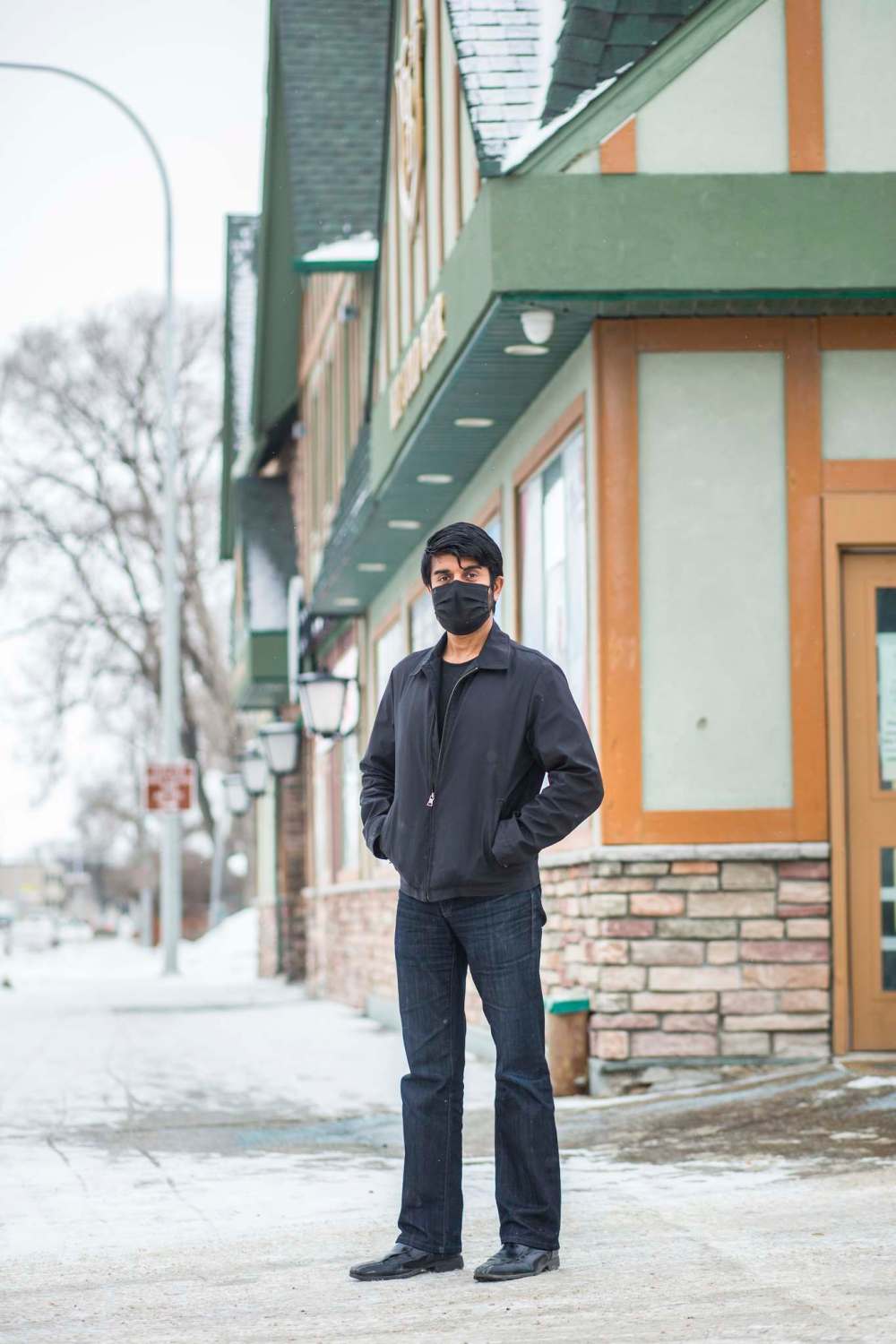MIKAELA MACKENZIE / WINNIPEG FREE PRESS
Jon Singh, the Green Brier Inn's owner for the past 15 years, says things have been tough, but the weed store has improved the business's immediate outlook.