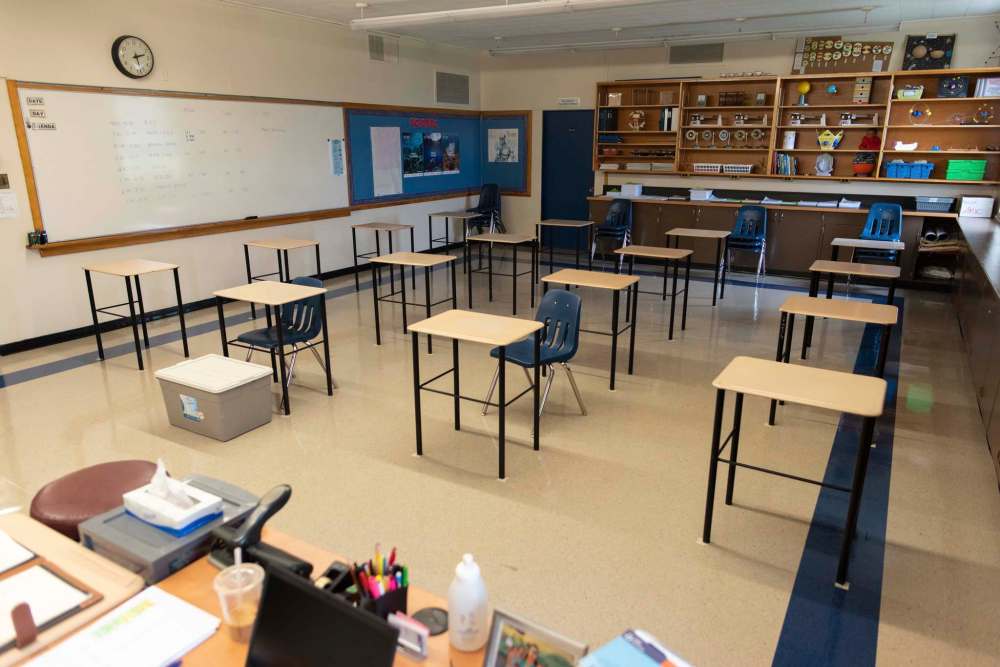 JESSE BOILY / FREE PRESS FILES
Essential workers, including teachers, are not prioritized for early access in the current version of Manitoba