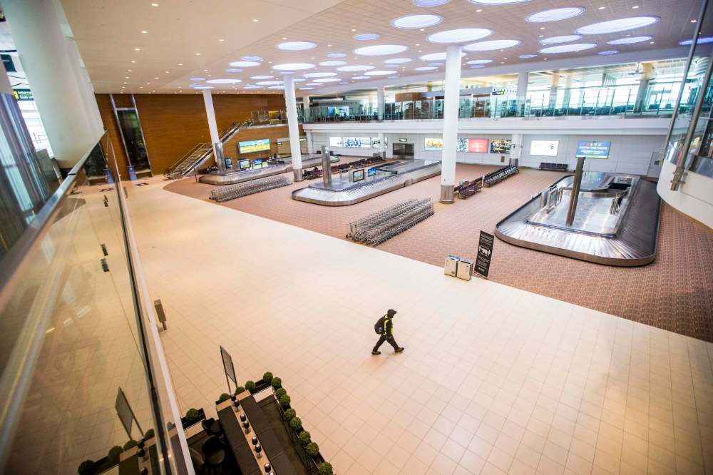 MIKAELA MACKENZIE / WINNIPEG FREE PRESS The Winnipeg James Armstrong Richardson International Airport in Winnipeg on Friday, Jan. 29, 2021. For Temur story. Winnipeg Free Press 2021