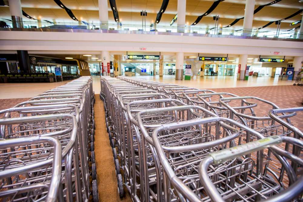 MIKAELA MACKENZIE / WINNIPEG FREE PRESS The Winnipeg James Armstrong Richardson International Airport in Winnipeg on Friday, Jan. 29, 2021. For Temur story. Winnipeg Free Press 2021