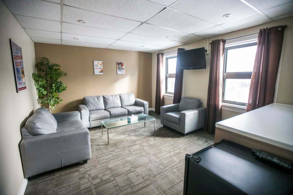 Below: a dressing room on the theatre’s upper level. (Mikaela MacKenzie / Winnipeg Free Press)