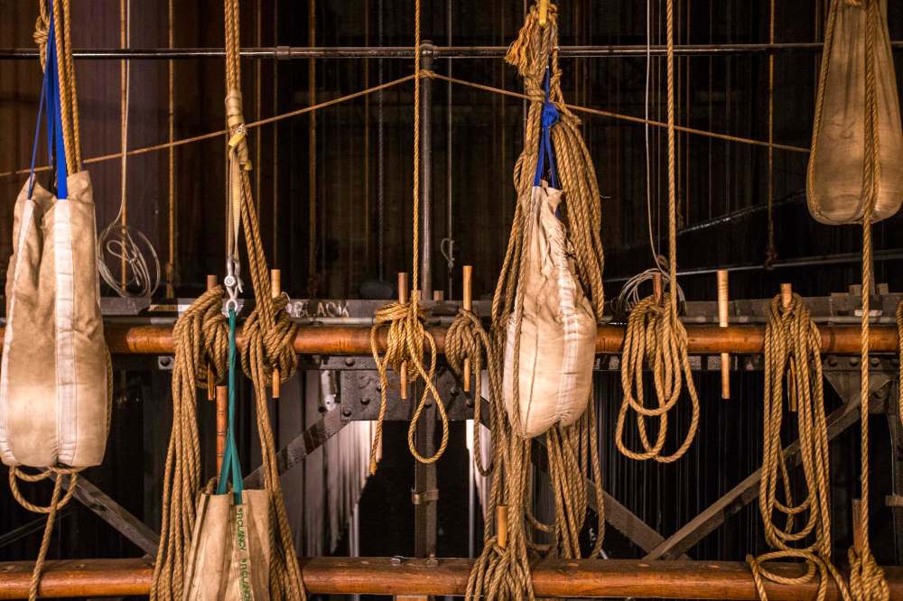 The rope lines and counterweights of the hemp fly system. (Mikaela MacKenzie / Winnipeg Free Press)