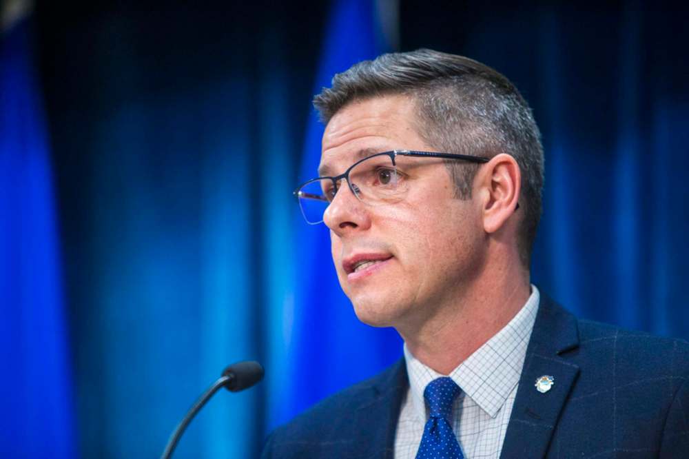 MIKAELA MACKENZIE / WINNIPEG FREE PRESS
Winnipeg mayor Brian Bowman speaks to the media about the upcoming provincial budget at City Hall in Winnipeg on Tuesday.