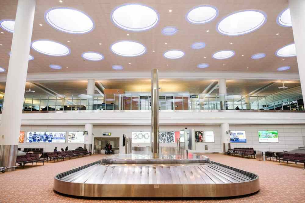 Daniel Crump / Winnipeg Free Press Files
Winnipeg James Armstrong Richardson International Airport is open. Various travel restrictions and rules are in effect.