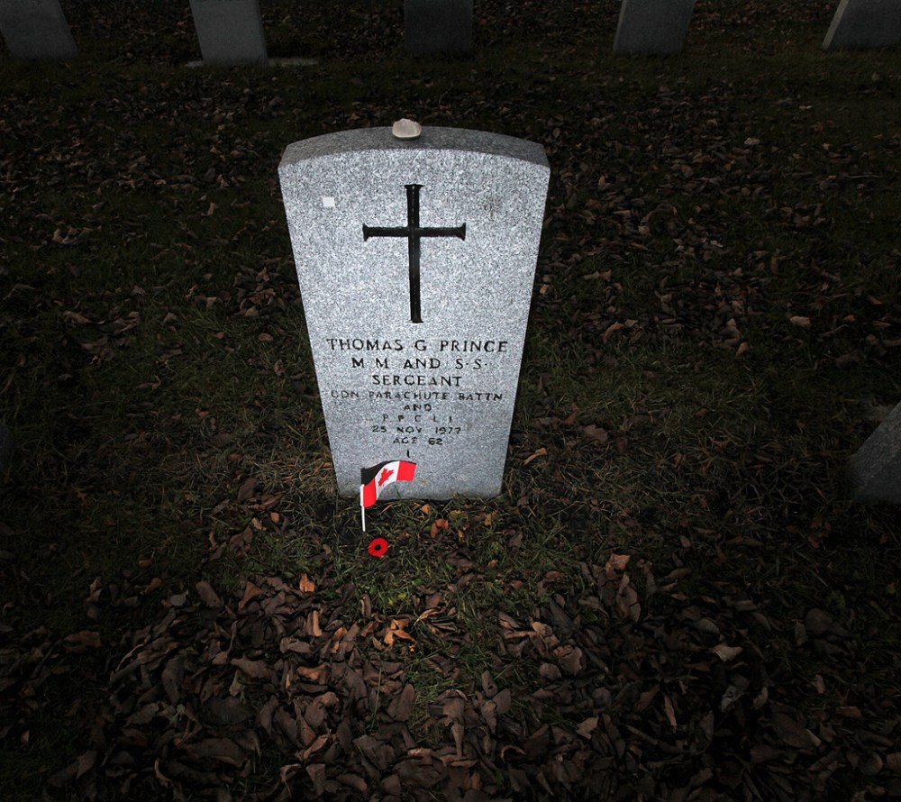 Phil Hossack / Winnipeg Free Press Files
Tommy Prince lies in Brookside Cemetery's Field of Honour.
