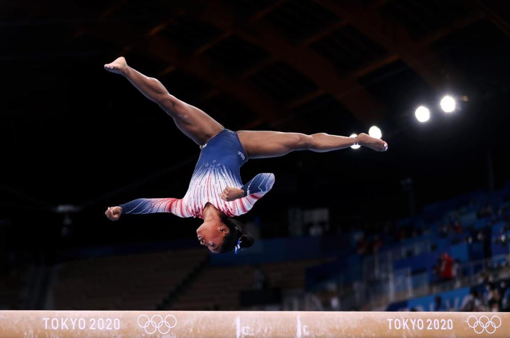 Laurence Griffiths - GETTY IMAGES
Simone Biles of Team United States in action during the Women's Balance Beam Final on day eleven of the Tokyo 2020 Olympic Games at Ariake Gymnastics Centre on August 03, 2021 in Tokyo, Japan.