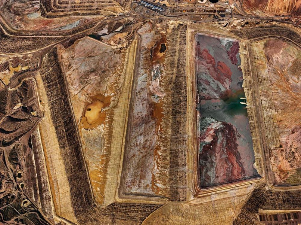 - Edward Burtynsky
Toronto photographic artist, Edward Burtynsky, giving a special print of a famous work to the first 30 people who show him a $10,000 receipt for a donation to the Red Cross’s humanitarian relief for Ukraine.