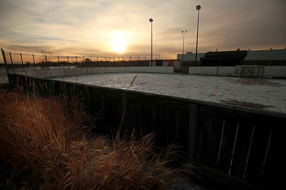 Ice rink at 17 Wing (John Woods / Winnipeg Free Press)