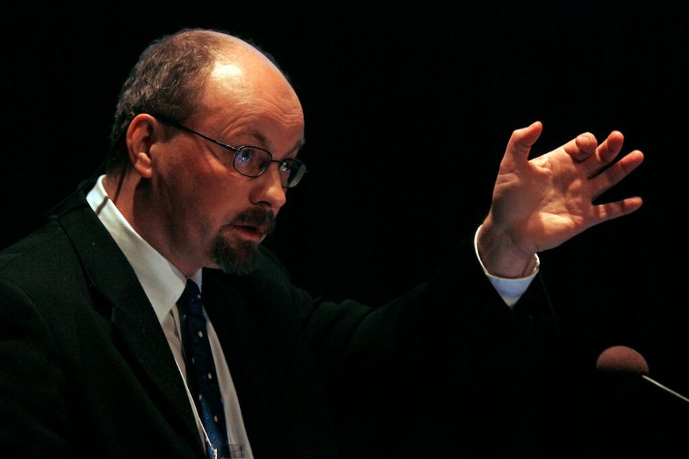 By not being more aggressive at the outset of a pandemic, governments may be prolonging the suffering, says Dr. Ross Upshur. (Mike Aporius / Winnipeg Free Press files)