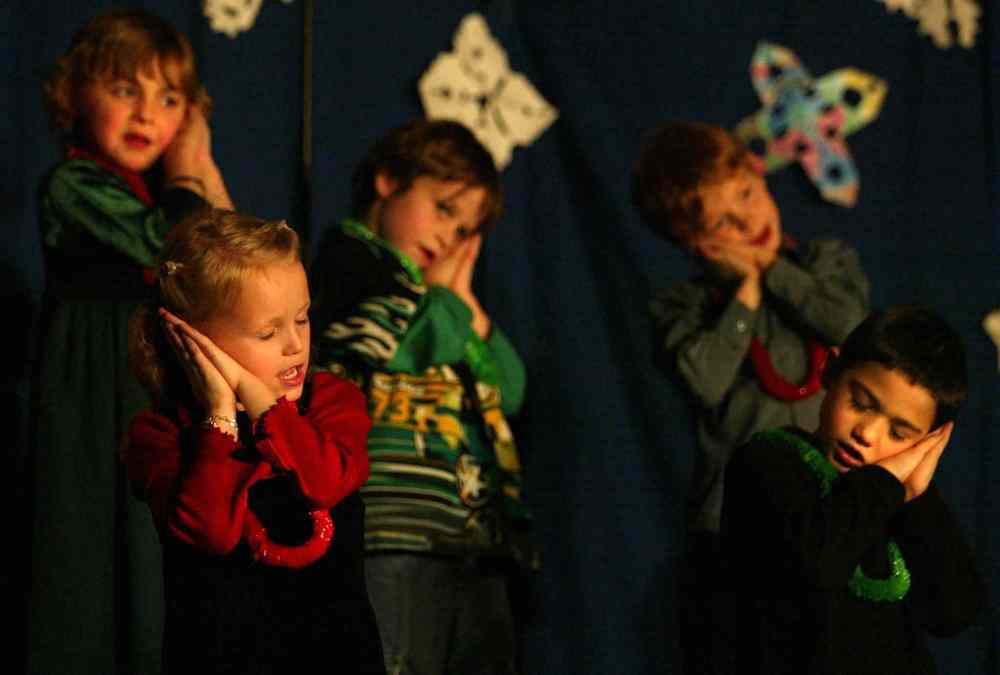 Grade 1: Students take part in the school's annual Christmas concert. In the foreground is (left to right) Hailey and Thomas. In back is Aby, Devon and Griffin. (Wayne Glowacki / Winnipeg Free Press)