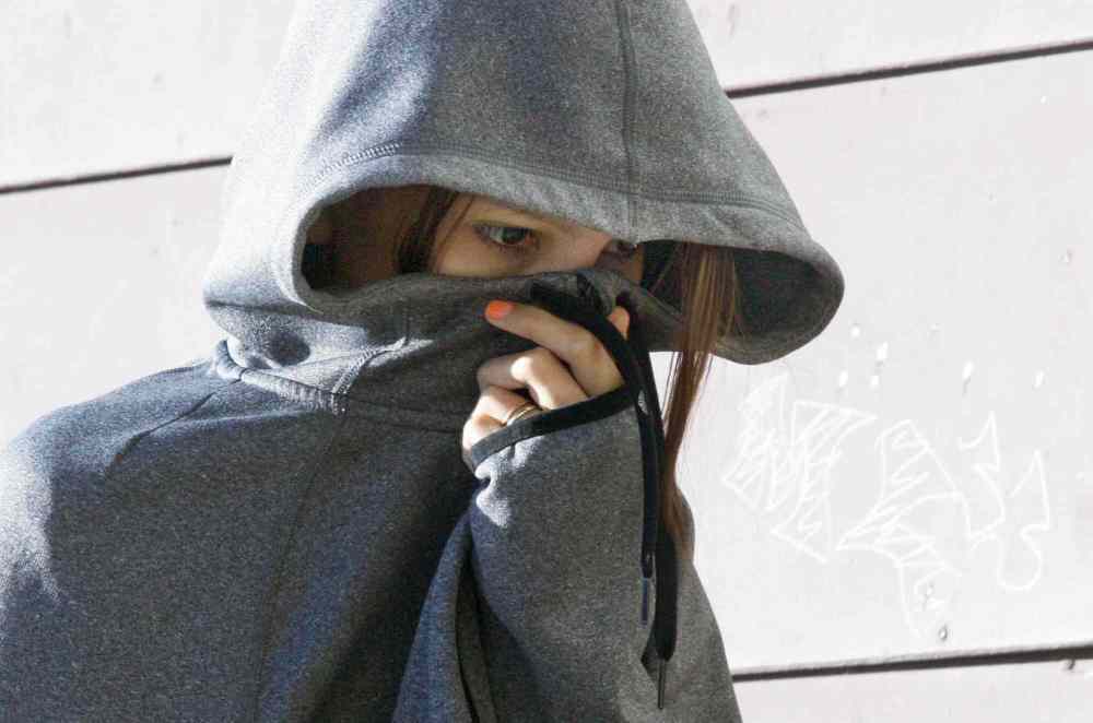 Shelly Lynne Chartier arrives to court in Easterville, Manitoba facing Impersonation and Fraud charges related to a elaborate online scam which targeted several high profile victims including an NBA star. She was sentenced 18 months. October 14, 2015 (JOE BRYKSA / WINNIPEG FREE PRESS)