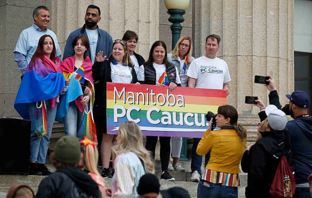 JOHN WOODS / WINNIPEG FREE PRESS
JOHN WOODS / WINNIPEG FREE PRESS
Manitoba premier Heather Stefanson, centre, is photographed with some of her caucus at the Pride rally in downtown Winnipeg.